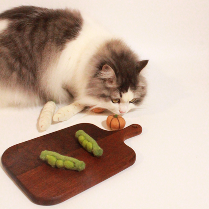 Handmade Wool Green Peas Cat Toy