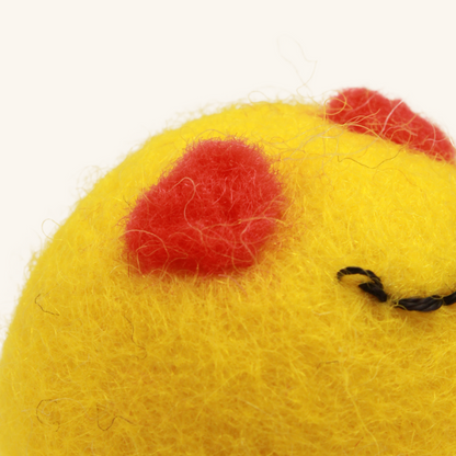 Handmade Wool Heart-Eyes Emoji Cat Toy – Limited 2025 Edition