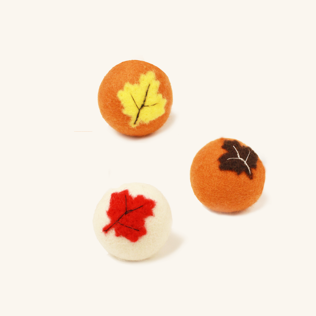 Moricat Handmade Canada Maple Leaf Wool Cat Toy