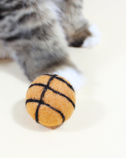 Moricat Handmade Wool Basketball Cat Toy